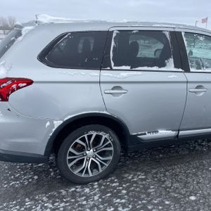 MITSUBISHI OUTLANDER ES - 9