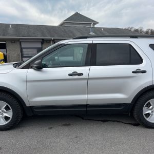 FORD EXPLORER BASE - 4