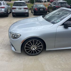 MERCEDES-BENZ E-CLASS - 2