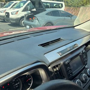 صورة 36 لـ 2016 Toyota RAV4 LE