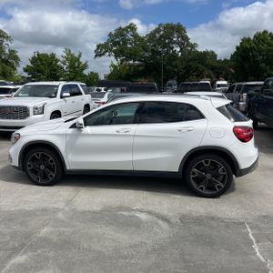 MERCEDES-BENZ GLA - 3