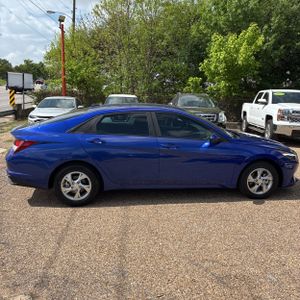 HYUNDAI ELANTRA SE - 10