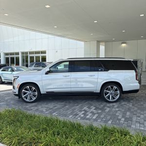 صورة 3 لـ 2025 Cadillac ESCALADE ESV SPORT PLATINUM