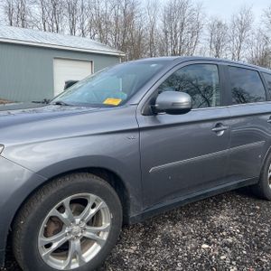 MITSUBISHI OUTLANDER GT - 2