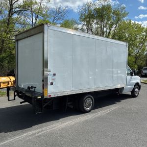 FORD E-350 CUTAWAY - 8