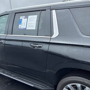 CHEVROLET SUBURBAN - 6