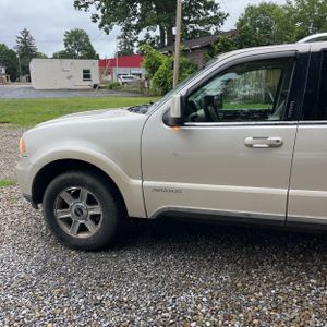2005 Lincoln AVIATOR LUXURY photo 4