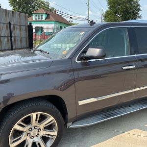صورة 2 لـ 2015 Cadillac ESCALADE LUXURY
