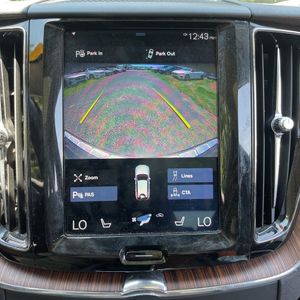 2019 Volvo XC60 MOMENTUM thumbnail 40