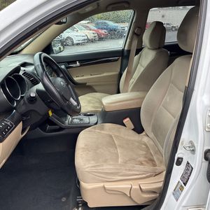 صورة مصغرة 31 لـ 2011 KIA SORENTO LX