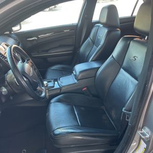 2017 Chrysler 300 300S 照片 32