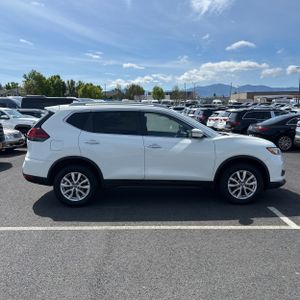 NISSAN ROGUE SV - 10