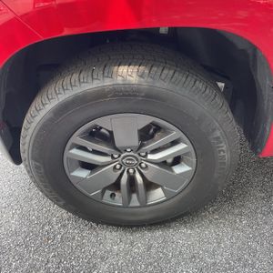 2025 Nissan FRONTIER SV 缩略图 17