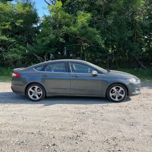 FORD FUSION SE - 10