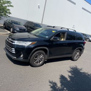 2019 Toyota HIGHLANDER XLE — фото 3