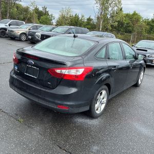 FORD FOCUS SE - 8