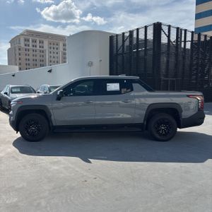 2026 Chevrolet SILVERADO EV LT 照片 3