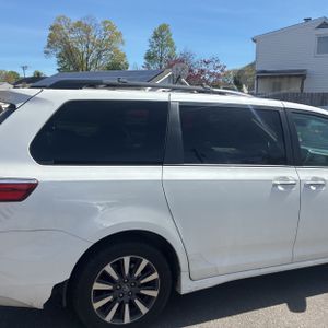 TOYOTA SIENNA - 9