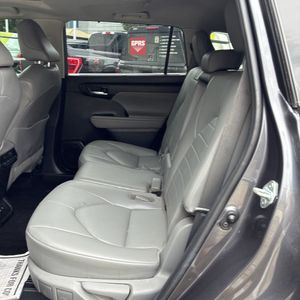 صورة مصغرة 34 لـ 2021 Toyota HIGHLANDER XLE