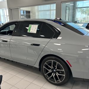 2025 BMW 740I XDRIVE 照片 6