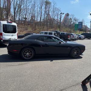 DODGE CHALLENGER SRT 392 - 10