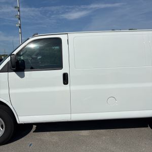 CHEVROLET EXPRESS 2500 - 4