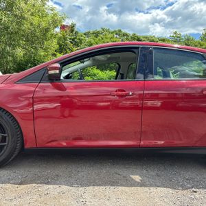 FORD FOCUS SE - 4