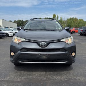 صورة 13 لـ 2017 Toyota RAV4 XLE