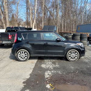 KIA SOUL + - 10