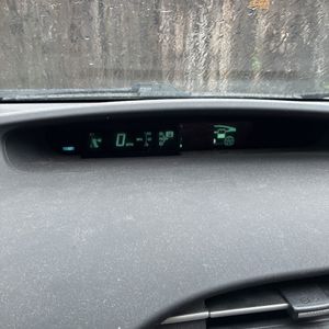 2011 Toyota PRIUS TWO — миниатюра 38