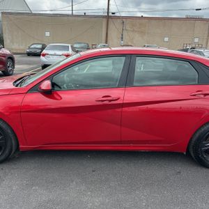 HYUNDAI ELANTRA SEL - 3