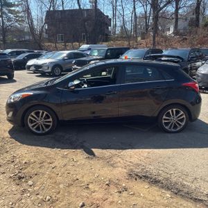 HYUNDAI ELANTRA GT BASE - 3