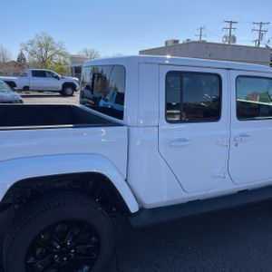 JEEP GLADIATOR HIGH ALTITUDE - 9