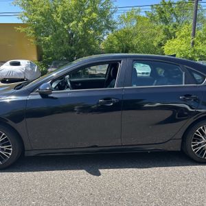 KIA FORTE GT-LINE - 4