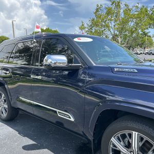 2023 Toyota SEQUOIA CAPSTONE — миниатюра 13