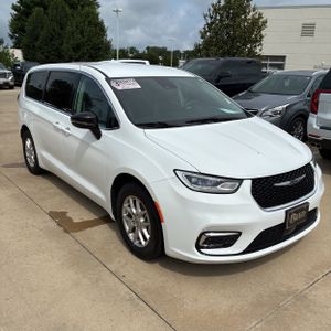 صورة 10 لـ 2024 Chrysler PACIFICA TOURING L