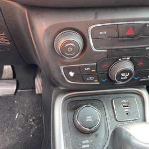 صورة مصغرة 73 لـ 2019 JEEP COMPASS LATITUDE