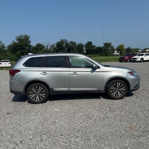 2019 Mitsubishi OUTLANDER SE — фото 10