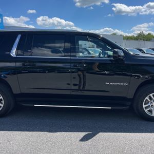 2024 Chevrolet SUBURBAN LT photo 11