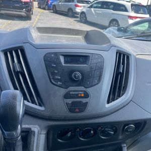 صورة 37 لـ 2019 FORD TRANSIT 250