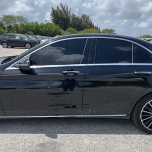 2021 Mercedes-BENZ C-CLASS 照片 4