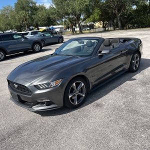 FORD MUSTANG V6 - 1