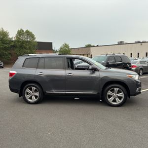 2013 Toyota HIGHLANDER LIMITED — фото 10
