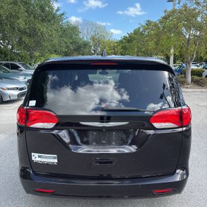 CHRYSLER PACIFICA TOURING - 7