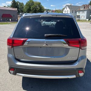 2017 Mitsubishi OUTLANDER SEL — фото 4