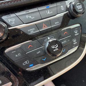 2017 Chrysler PACIFICA LIMITED — миниатюра 73