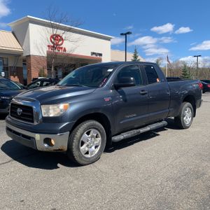 TOYOTA TUNDRA - 1