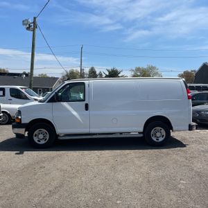 CHEVROLET EXPRESS 2500 - 3