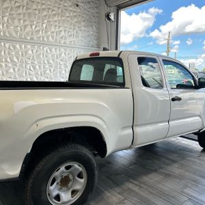 صورة 8 لـ 2017 Toyota TACOMA SR