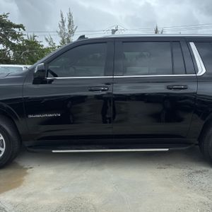 CHEVROLET SUBURBAN LT - 4